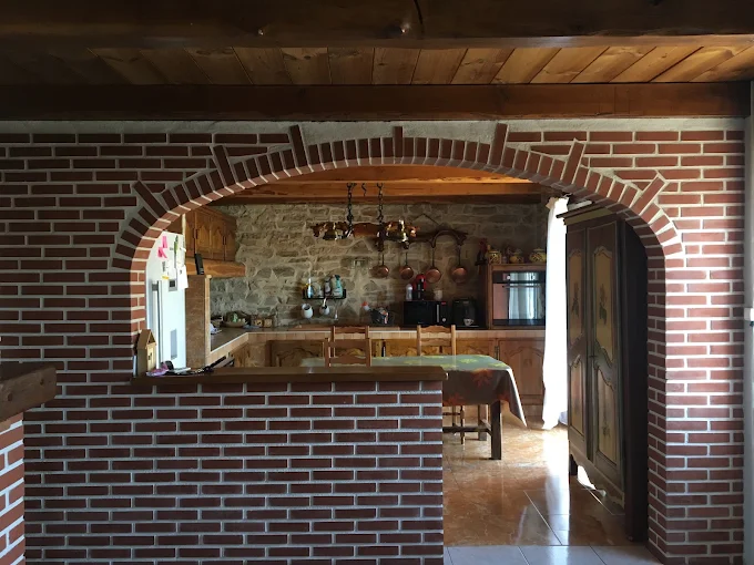 Arche en brique réalisée lors d’un aménagement intérieur près d’Alès